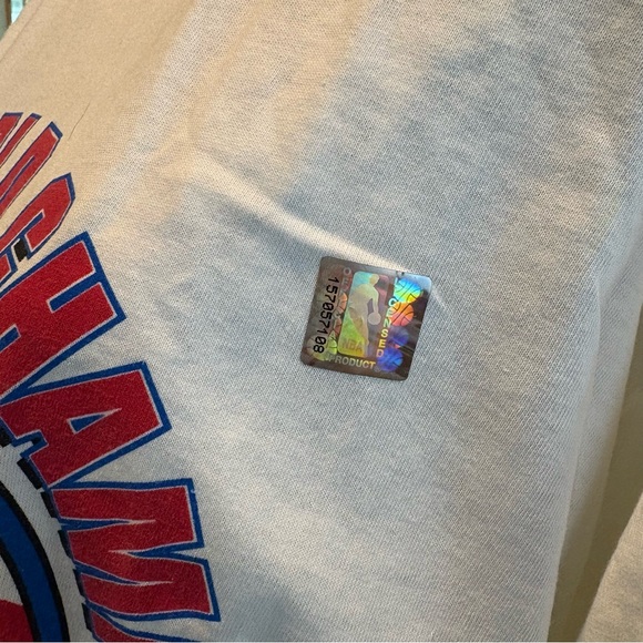 EUC White Houston Rockets 1995 World Champions Graphic T-Shirt Back to Back Gold - Picture 3 of 9